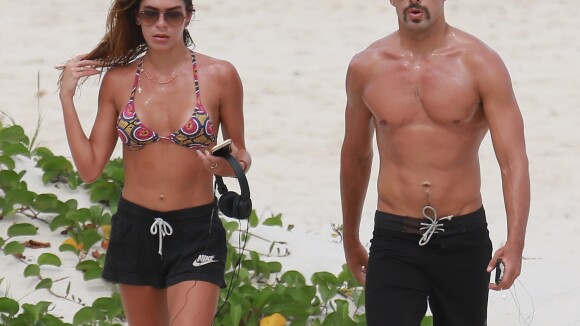 Cauã Reymond e a namorada, Mariana Goldfarb, praticam corrida na praia. Fotos!