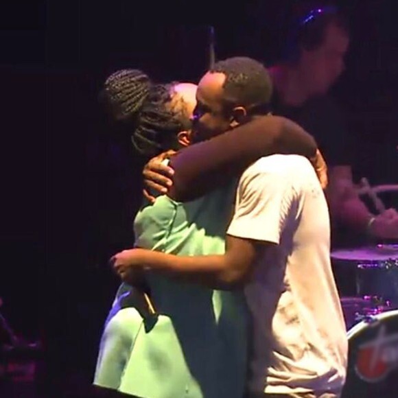 Roberta, do 'BBB17', contou a reação ao conhecer Thiaguinho: 'Foi lindo quando ele veio cantando e me abraçou. Sonhei muito com esse abraço'