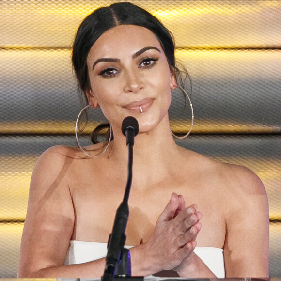 Sabrina Sato irá fotografar ao lado de Kim Kardashian em Los Angeles, nos Estados Unidos