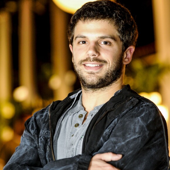 'No futebol isso acaba sendo uma forma de extravasar. Por exemplo, o termo 'veado', ele pode ser reciclado no sentido de o veado bicho, ele é heterossexual normalmente e ele tem uma postura assustada. Então dá para você brincar com isso até porque acho que o humor é fundamental para você transmitir uma mensagem positiva com leveza e atingir mais pessoas', disse Duda Nagle no 'Encontro'