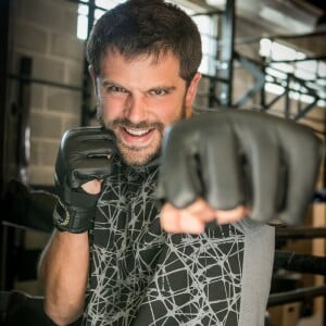 Duda Nagle celebra seu papel como Vanderson, na novela 'Malhação'