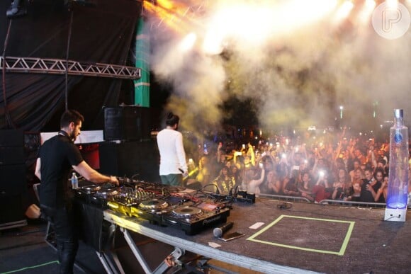 DJ Alok se apresentou no Villa Mix Weekend, no resort Club Med, em Mangaratiba, e tocou seus maiores sucessos como 'Hear Me Now', 'Me & You', entre outros
