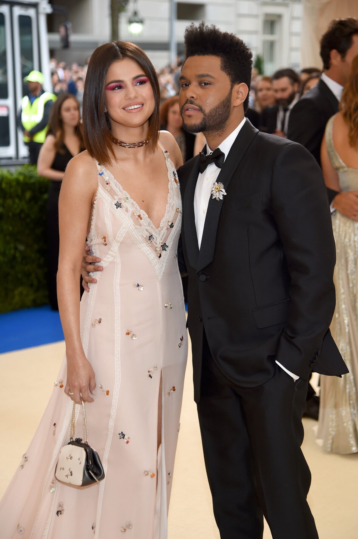 Foto Selena Gomez e o namorado, The Weeknd, fizeram primeira aparição