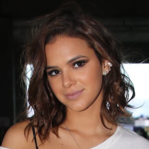 Bruna Marquezine foi uma das famosas a aderir ao movimento 'Mexeu Com Uma, Mexeu Com Todas'