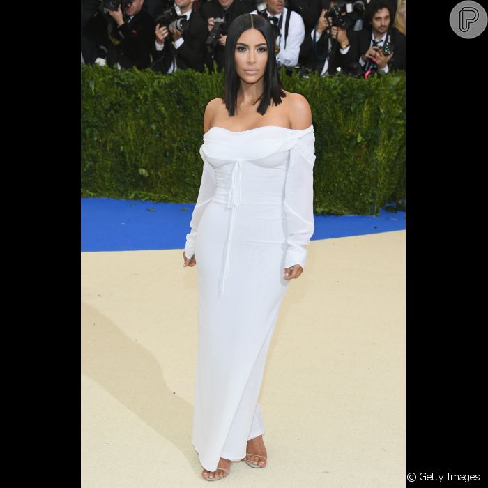linkage Addicted Make clear Kim Kardashian apostou no simples com um vestido da estilista Vivienne  Westwood no MET Gala, realizado no Museu Metropolitan, em Nova York, na  noite desta segun - Purepeople