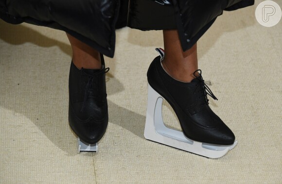 Os sapatos de Solange Knowles, que lembravam patins de gelo, chamaram atenção no MET Gala, realizado no Museu Metropolitan, em Nova York, na noite desta segunda-feira, 1º de maio de 2017