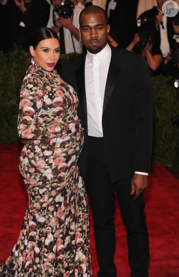 O look controverso de Kim Kardashian é da grife Givenchy