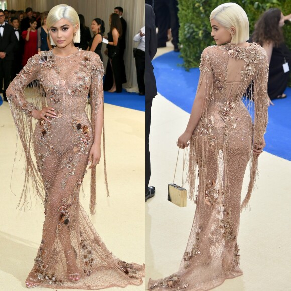 Kylie Jenner usou um vestido assinado pela estilista Donatella Versace