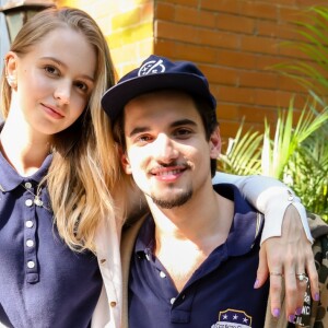 Clara (Isabella Scherer) e Felipe (Gabriel Calamari) apoiam a amiga Lica (Manoela Aliperti), que briga com MB (Hall Mendes) no primeiro capítulo de 'Malhação - Viva a Diferença', no dia 8 de maio de 2017