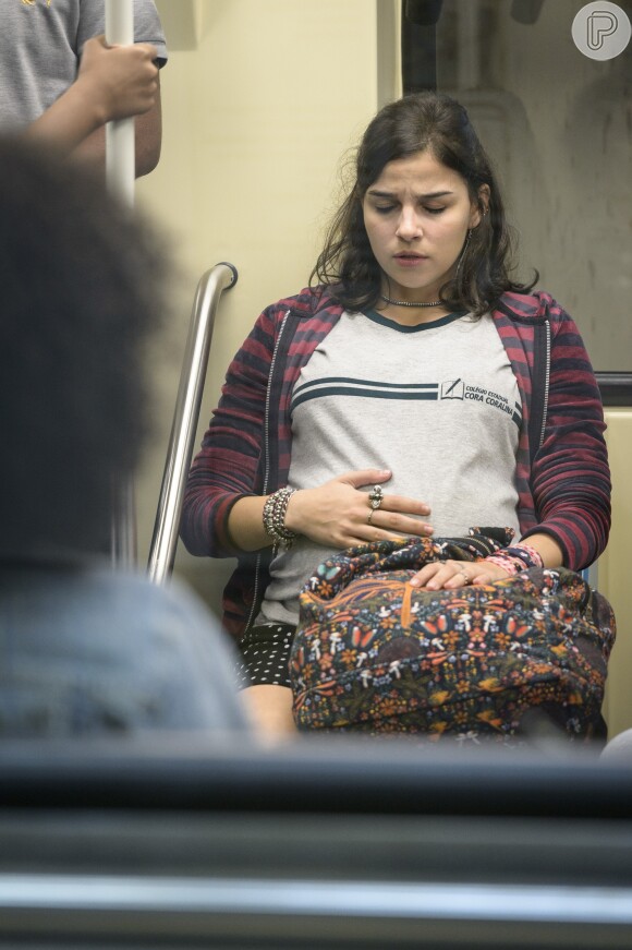 'Malhação: Keyla (Gabriela Medvedovski) tem seu filho no metrô com a ajuda das meninas e desse encontro nasce uma forte amizade