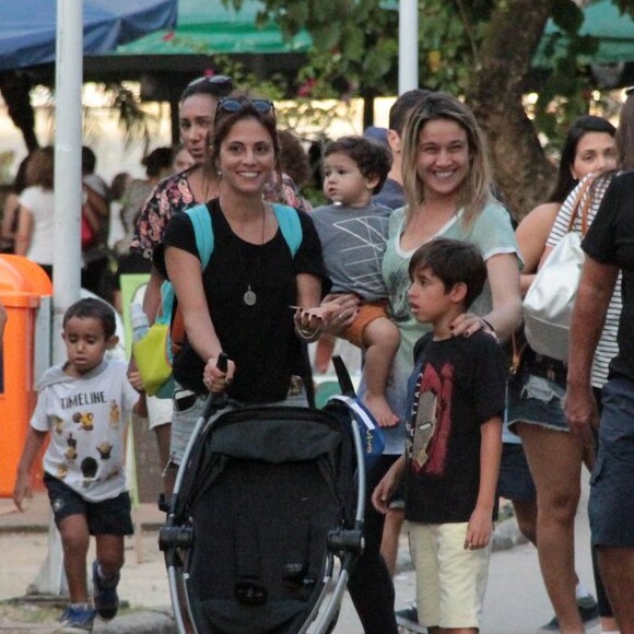 O clima entre Fernanda Gentil, Priscila Montandon e os filhos dela era de intimidade