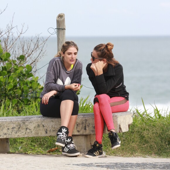 'Tinha ficado chateada de estar por ai na internet com essa cara como disseram nos sites, abatida', confessou Rafa Brites