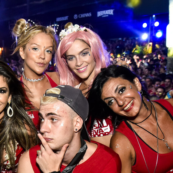 Isabella Santoni é apontada como namorada do youtuber Leo Picon