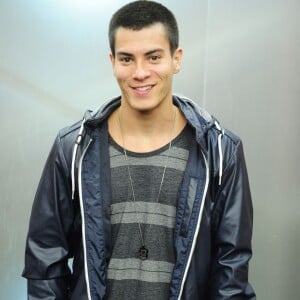 Recentemente foi noticiado que Arthur Aguiar foi visto aos beijos com a ex-BBB Emilly Araújo