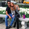Marina Ruy Barbosa posa com o noivo, Xandinho Negrão, durante viagem a Nova York