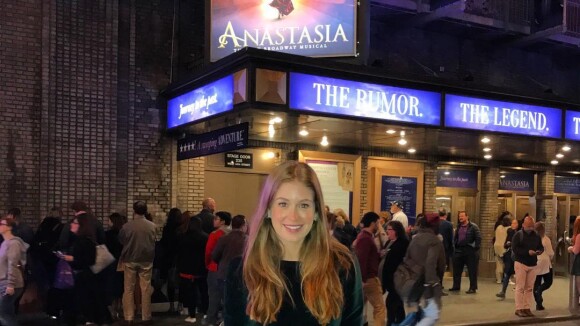 Marina Ruy Barbosa vê musical 'Anastasia' em NY: 'Me faz amar porque era ruiva'