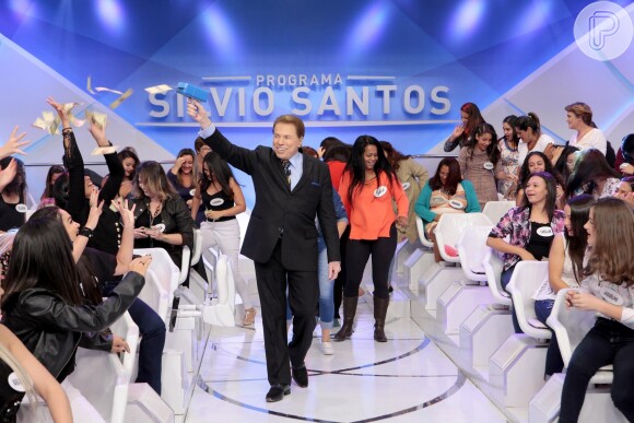 Silvio Santos revelou que já conhecia a música da dupla Simone e Simaria pelo rádio