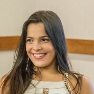 Campeã do 'BBB17', Emilly vai ganhar quase R$ 4 mil por mês pelo contrato com a Globo