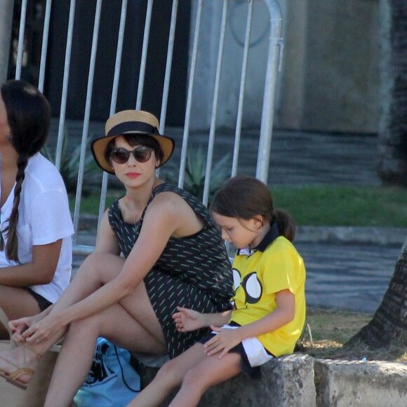 Débora Falabella antecipou o aniversário da filha, Nina, que completa 8 anos no dia 9