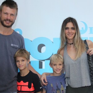 Fernanda Lima conversa sobre sexo com a família, disse à 'Ela Revista', do jornal 'O Globo', neste domingo, 7 de maio de 2017: 'Amigos, filhos, e com Rodrigo'