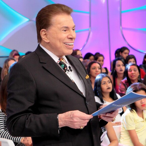 'Mas estou desconfiado de que isso é um travesseiro', disparou Silvio Santos sobre o bumbum de Simaria