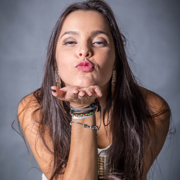 A ex-BBB Emilly vai receber R$ 4 mil mensais após renovar com a Globo