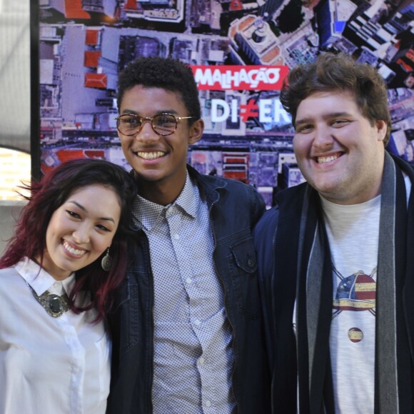 O motoboy Anderson (Juan Paiva) é par de Tina (Ana Hikari) e trabalha com Moqueca (Felipe Hintze), em 'Malhação - Viva a Diferença'