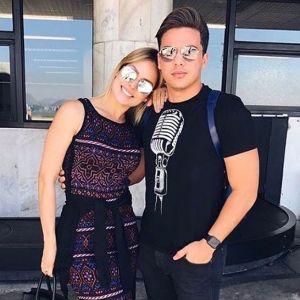 Wesley Safadão contou que a mulher, Thyane Dantas, não queria que ele cortasse o cabelo, mas deu suporte