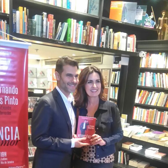 Dr. Fernando Gomes foi prestigiado por Fátima Bernardes ao lançar seu novo livro nesta terça-feira (09)