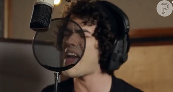 Sam Alves lança clipe com a canção 'Counting Stars' em 11 de março de 2014