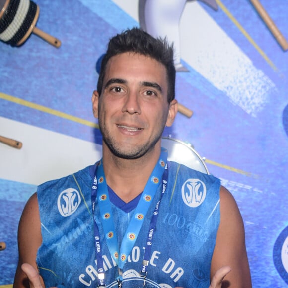 André Marques está conhecendo melhor Carla Diaz, diz o colunista Leo Dias