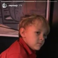 Neymar filma o filho, Davi Lucca, cantando 'Oração': 'Deu sono'. Vídeo!