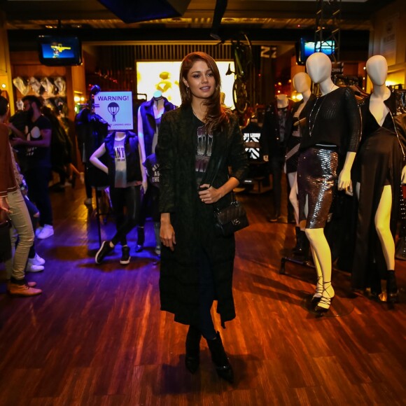 Sophie Charlotte reencontra Thaila Ayala em evento nesta quarta-feira (10)