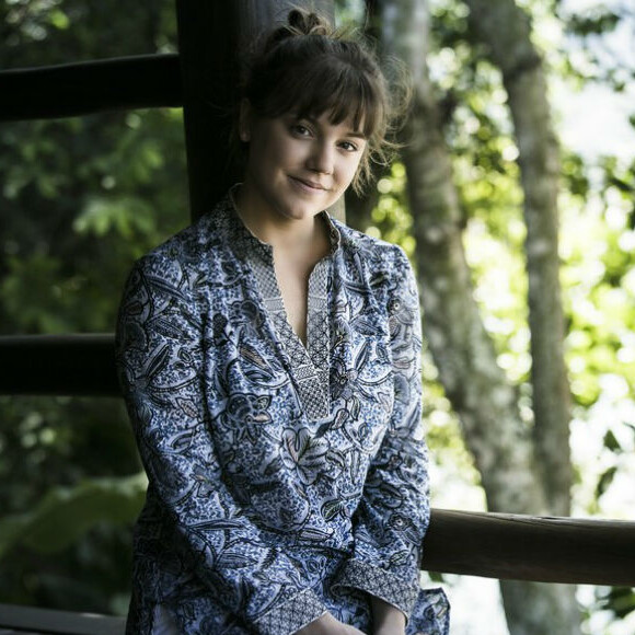 Alice Wegmann está solteira desde que terminou o namoro com o estudante Pedro Malan, de quem é amiga