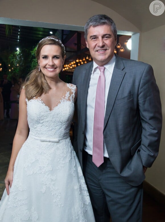 Flávio Fachel, apresentador do 'Bom Dia Rio', foi ao casamento de Silvana Ramiro no último sábado, 6 de maio de 2017