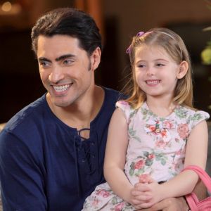 Carlo Porto e Lorena Queiroz enfrentaram dificuldades no entrosamento no início da novela 'Carinha de Anjo'