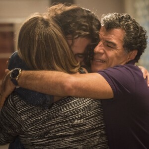 Em 'Rock Story', Nicolau (Danilo Mesquita) recebeu o apoio dos pais no processo de tratamento contra o câncer