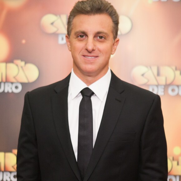 Luciano Huck se recupera em casa depois da cirurgia