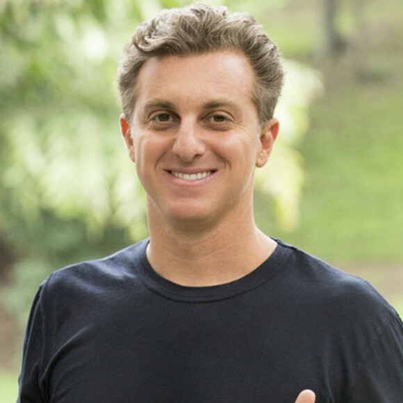 Luciano Huck passou por uma cirurgia de correção de hérnia, em um hospital de Copacabana, na última sexta-feira, 12 de maio de 2017
