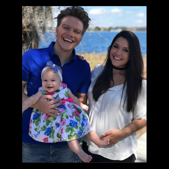 Thais Fersoza revela nome do filho, em 13 de maio de 2017: 'Teodoro'