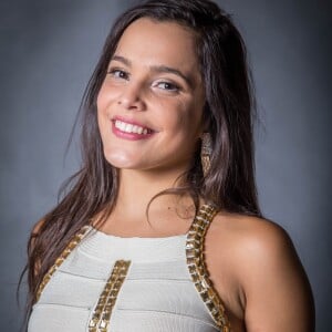 A ex-BBB Emilly vai morar com a gêmea, Mayla, e o pai, Volnei, no Rio