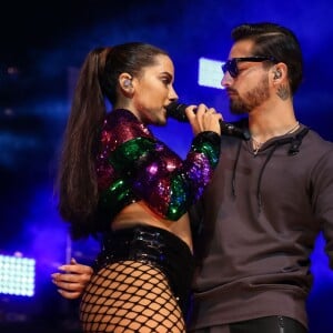 Maluma negou romance com Anitta,mas frisou: 'Somos só amigos. Eu a respeito muito. Eu gostaria, mas...'