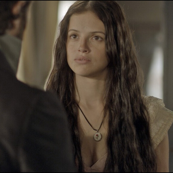 Domitila (Agatha Moreira) não entende a decisão de Thomas (Gabriel Braga Nunes) de assumir a filha de Anna (Isabelle Drummond) e registrá-la, na novela 'Novo Mundo'