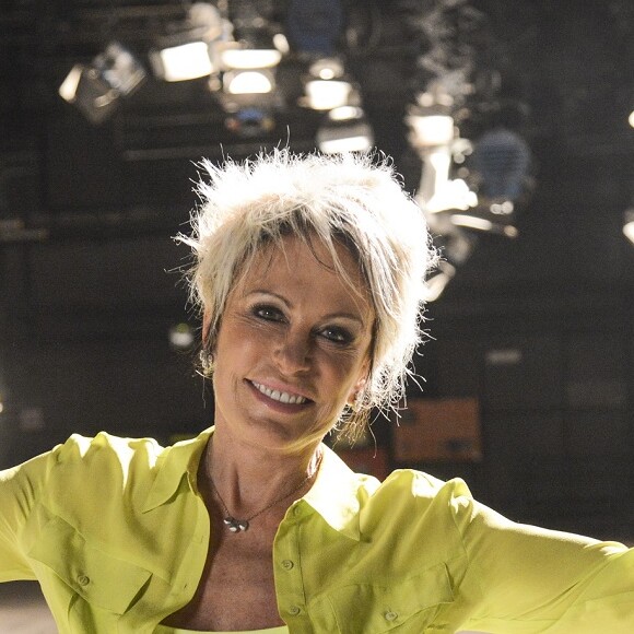 Ana Maria Braga se queimou ao passar roupa no 'Mais Você' desta quarta-feira, 17 de maio de 2017