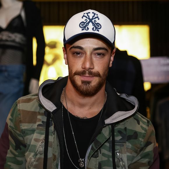 Felipe Titto já posou com Letícia Bufoni enquanto se exercitava