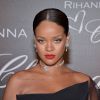 Rihanna usou um look discreto, mas as joias escolhidas por ela roubaram a cena