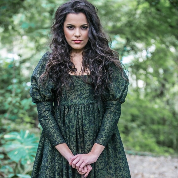 A ex-BBB Emilly disse que é fã da temática de contos de fadas