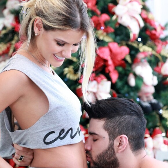 Gusttavo Lima já mostra desde cedo ser pai coruja de Gabriel, fruto do seu casamento com Andressa Suita