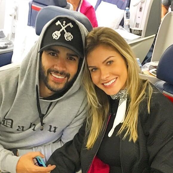 Andressa Suita afirmou que o marido, Gusttavo Lima, está mais próximo dela depois da gravidez: 'Ele tem voltado mais para casa agora depois dos shows'