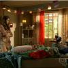 Luiza (Bruna Marquezine) fica penalizada com o vício do tio e resolve ajudar Felipe (Thiago Mendonça) a abandonar o alcoolismo, na novela 'Em Família'